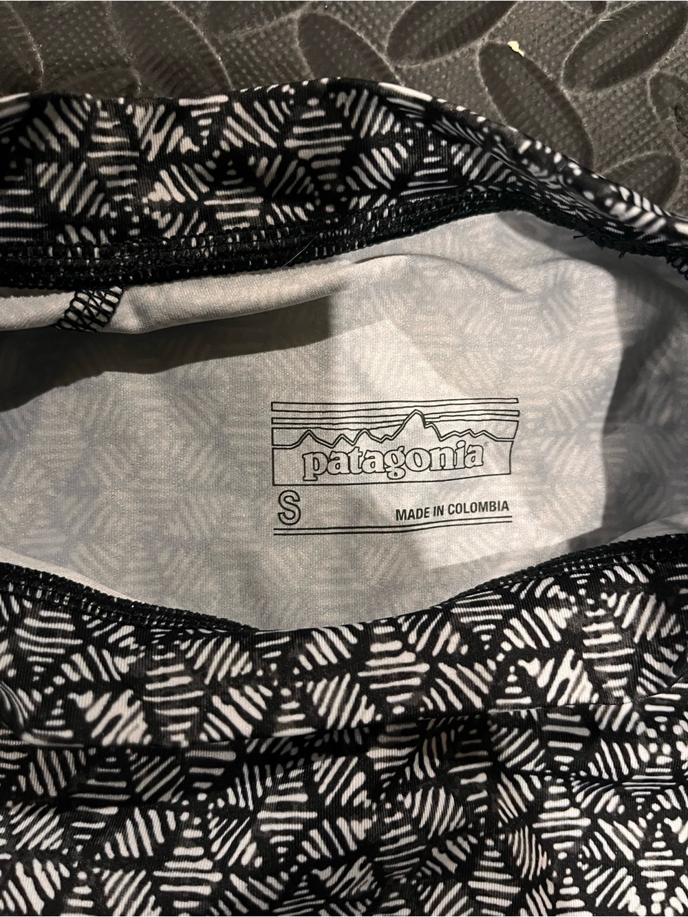 Patagonia Rashguard shirt - Picture 2 of 2